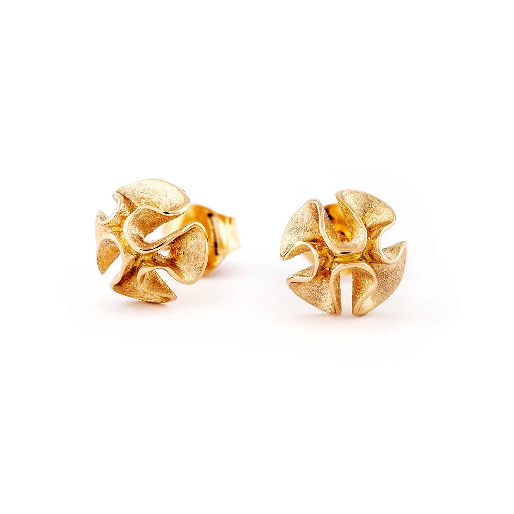 Wavy Dione stud earrings (small) in 750 gold, design Anu Kaartinen, Au3 Goldsmiths