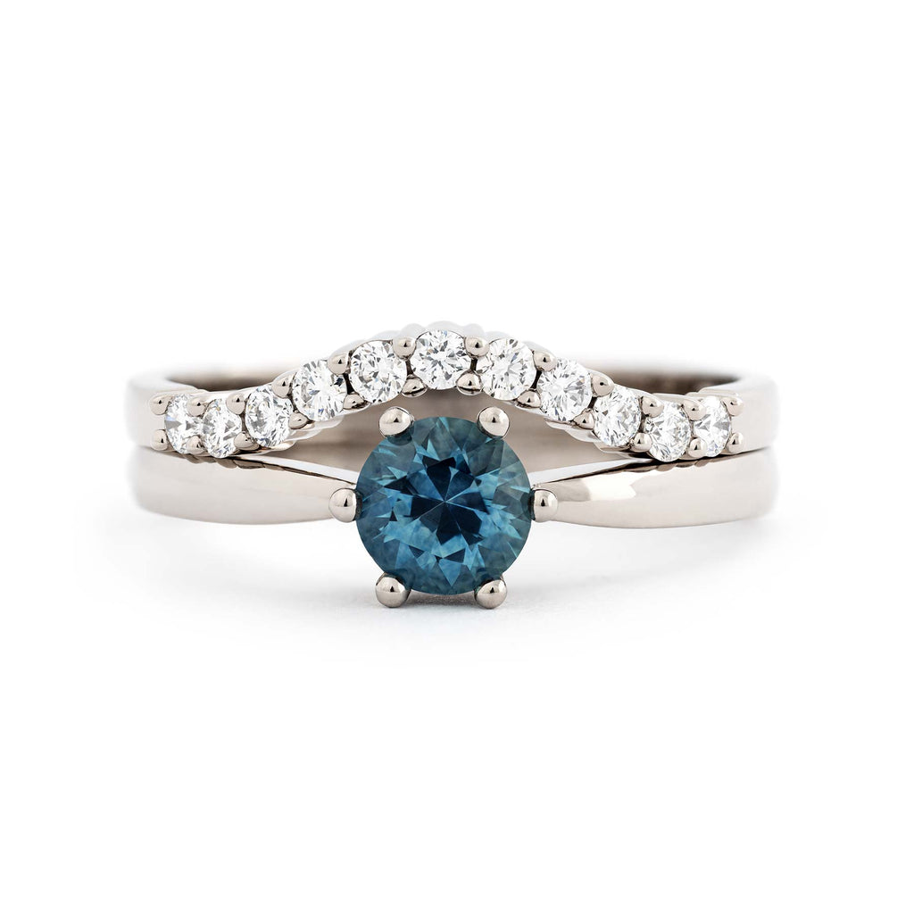 Keto Meadow One ring and contour model Raita diamond ring in 18K white gold. Design by Jussi Louesalmi, Au3 Goldsmiths.