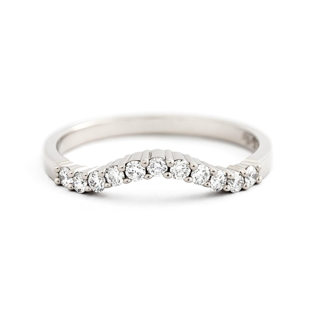 Contour model ring in 18K white gold with 11 diamonds. Design by Jussi Louesalmi, Au3 Goldsmiths.