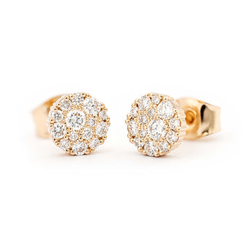 Cupcake stud earrings in 750 yellow gold, white diamonds of different sizes are assembled into a cluster. Designer Jussi Louesalmi, Au3 Goldsmiths.