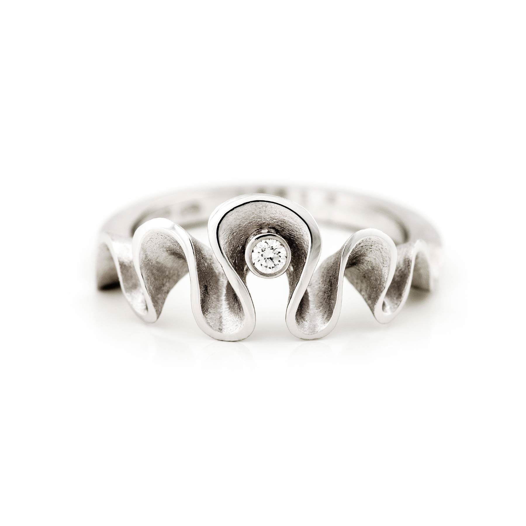 Dione Diamond ring
