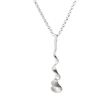 Wavy Dione pendant in a chain, design Anu Kaartinen, Au3 Goldsmiths