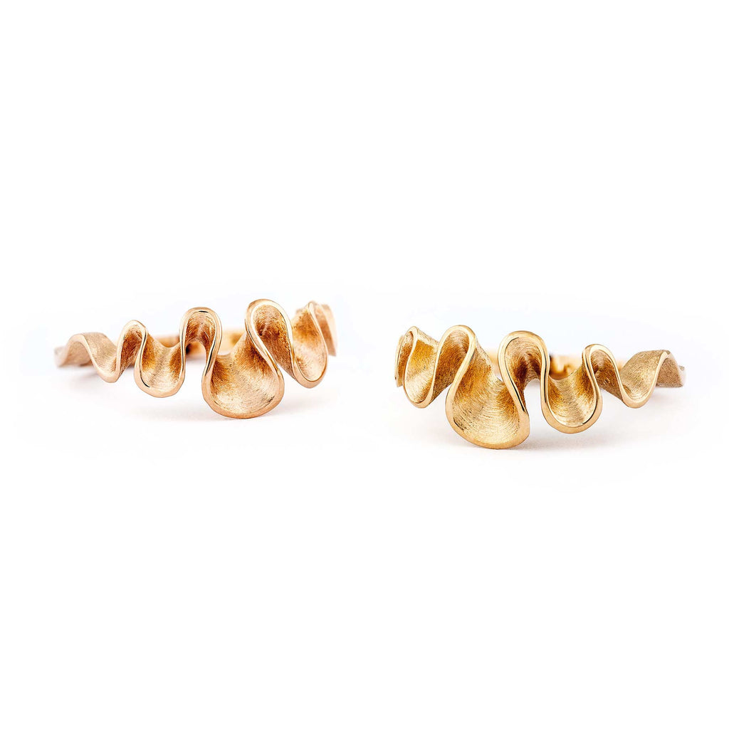 Two wavy Dione rings in 750 rose gold and yellow gold, design Anu Kaartinen, Au3 Goldsmiths