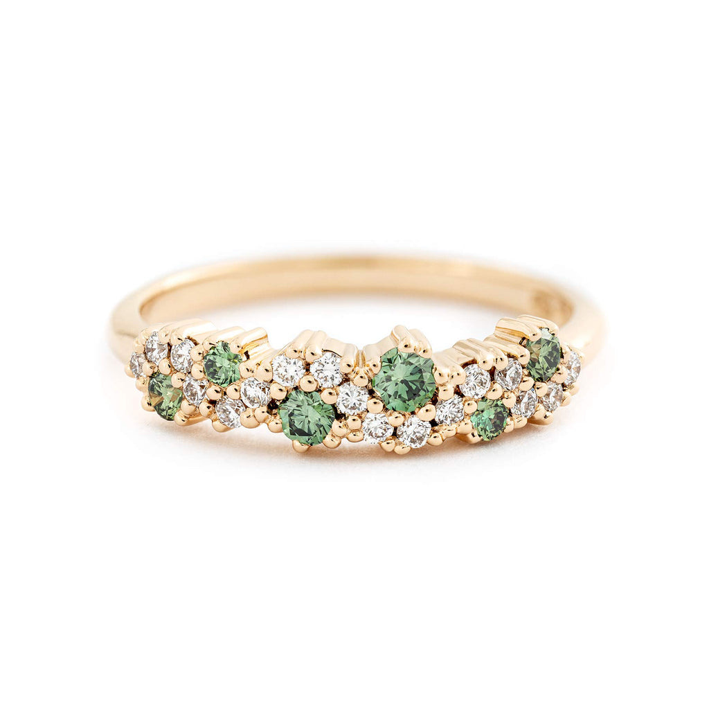 MyWay ring in 750 yellow gold, a spring of white diamonds accompanied by Apple Green diamonds. Design by Jussi Louesalmi, Au3 Goldsmiths.
